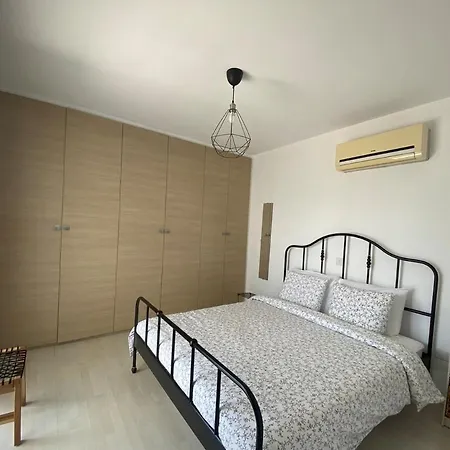 Cozy One Bedroom In * Нікосія