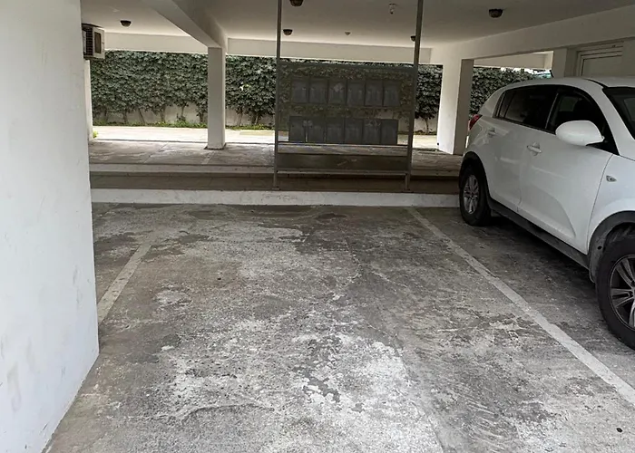 Cozy With Views Apartment